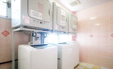 写真：コインランドリー